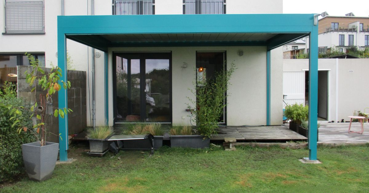 WAREMA Lamaxa Lamellenanlage mit Sonderfarbe Senkrechtmarkisen und Windwächter in Wuppertal